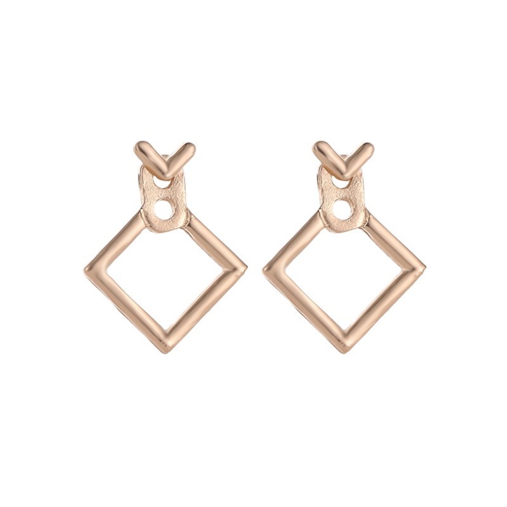 ๐ธ2 for $15๐ธEarrings Gold Tone - Picture 3 of 3